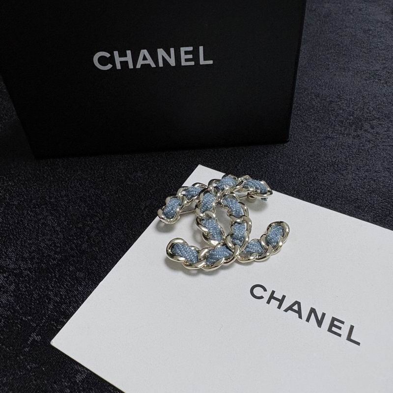 Chanel Brooch 06yxs66